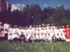 1994 r. Po uroczystości Pierwszej Komunii razem z ks. Zenonem Navickasem i z ks. Izydorem Sadowskim SDB (w ornacie)