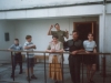 1997 r. Młodzież z Oratorium. Na pierwszym planie - organistka Vitalija Valiukevičiūtė i kościelny Antoni Streukovskis