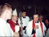 2000 r. Udzialanie sakramentu bierzmowania przez bpa Jonasa Borutę. Obok biskupa - proboszcz ks. Mykolas Petravičius SDB