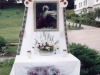 2000 m. Švč. Kristaus Kūno ir Kraujo altorius prie kryžiaus